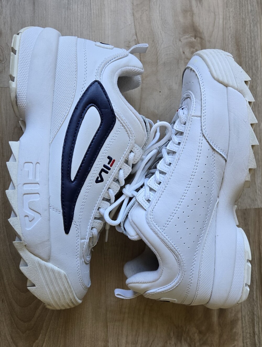 FILA Disruptor II Men’s Leather Sneakers White with Navy Detail Men's 9